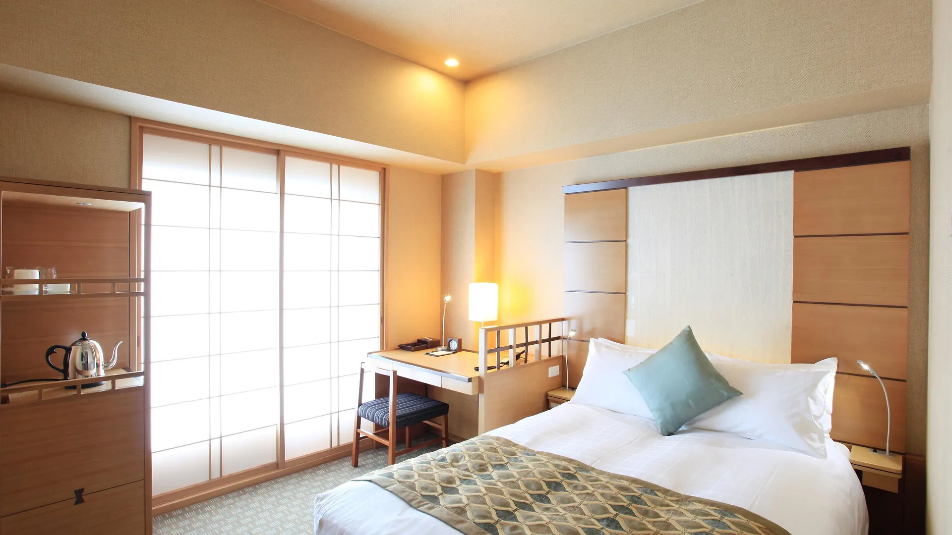 Hotel Niwa Tōkyō 4*,