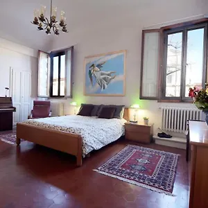 https://cozy-apartment-with-private-garden-city-center.it-tuscanyhotel.com