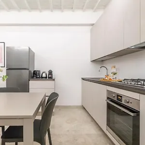 https://lady-glam-siena-central.it-tuscanyhotel.com