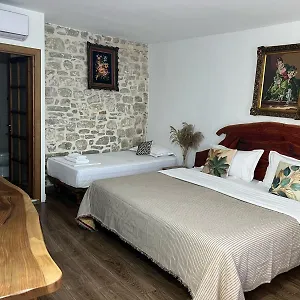 Omer The Ottoman House , Berat Albania